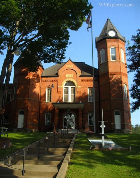 Putnam County Court House - West Virginia Explorer