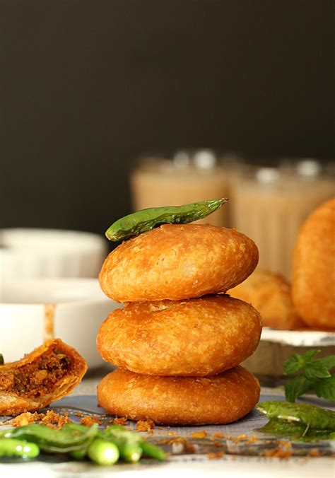 Urad Dal Kachori, Khasta Kachori, Urad Dal ki khasta Kachori with pictures