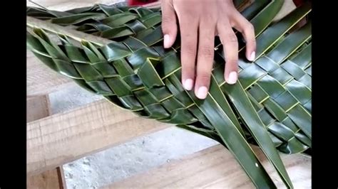 How to weave coconut leaves - Part 2 - YouTube