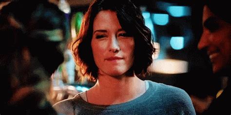 Alex Danvers Ok GIF - Alex Danvers Ok Kiss - Discover & Share GIFs