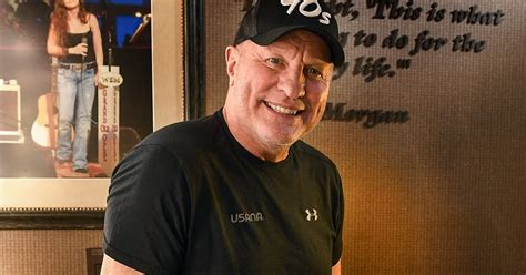 Collin Raye celebrates 25 years with song 'Love, Me'