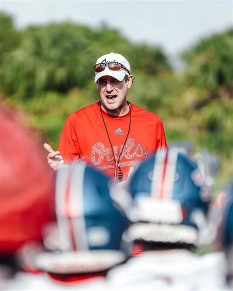 Charlie Frye focuses on FAU offense, new quarterback during spring ...