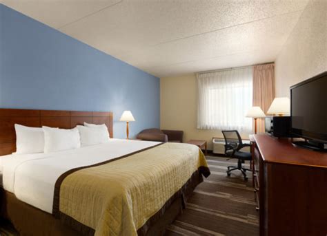 Rooms - Ramada by Wyndham Fargo