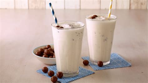 WHOPPERS Candy Milkshake Recipe | HERSHEY Foodservice