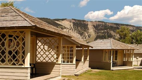 Mammoth Hot Springs Hotel & Cabins - Yellowstone | Travel Wyoming