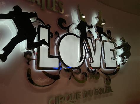 LOVE, Cirque du Soleil, Mirage