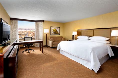 Hotel in Hamilton - Ontario, Canada | Sheraton Hamilton Hotel