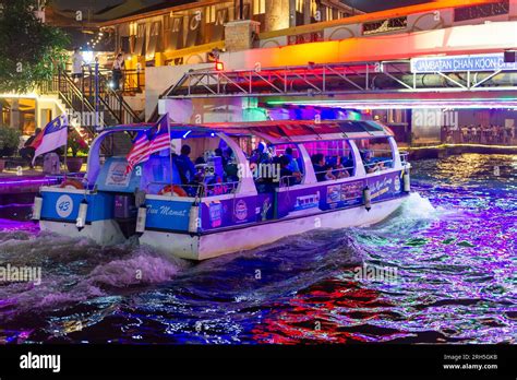 Malacca River Cruise boat sailing down the Malacca river at night Stock ...