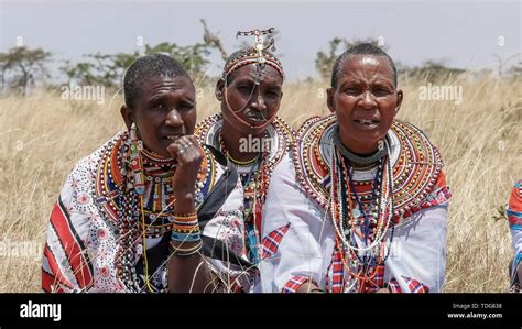 Kenya traditional clothing hi-res stock photography and images - Alamy