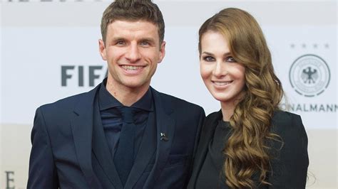 Thomas Muller’s wife Lisa removes every photo of her and Germany star from Instagram after ...