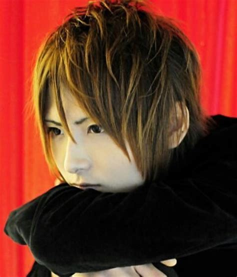 A photo of Mafumafu's face from his blog | Celebrities, Personal ...