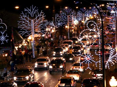 Streetlight Pole Decorating Service | Magical Holiday Designs