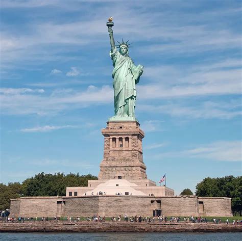 As Lady Liberty Turns 130, A Comprehensive Visual History – if it's hip, it's here