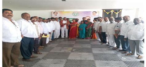 TRS party workers congratulate former MLA Arekapudi Gandhi