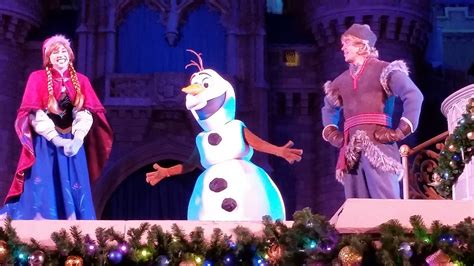 A Frozen Holiday Wish - New Cinderella Castle Lighting Show | The Disney Blog