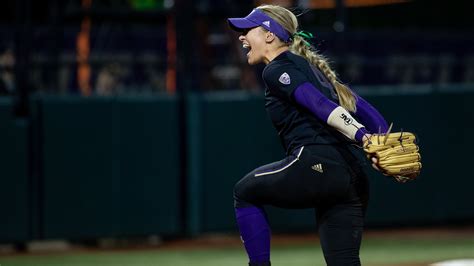 Washington Softball on Twitter: "The Huskies advance to the Regional Final vs. Texas following a ...