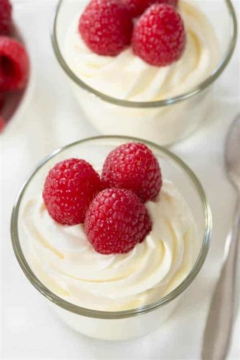 Easy White Chocolate Mousse - My Baking Addiction