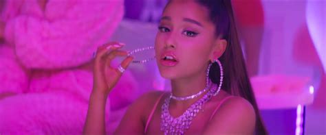 Ariana Grande – 7 rings Download