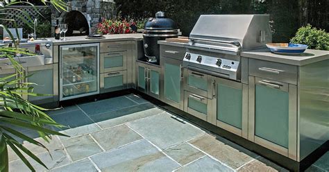 11 Essential Outdoor Kitchen Appliances | Beyond the Grill - Outeriors