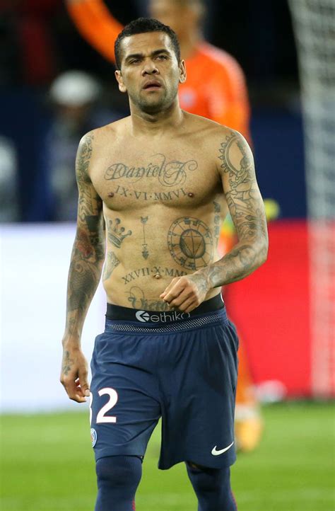 ¡Su cuerpo es un lienzo! Los más de 30 tatuajes de Dani Alves y su significado - Ixtapaluca Noticias