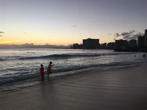 Waikiki Beach Sunset | Oahu beaches, Waikiki beach, Waikiki