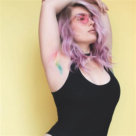 This Hairstylist Dyed Her BFF’s Armpits Rainbow to Celebrate Pride ...