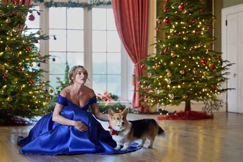 'A Royal Corgi Christmas' (2022): Hallmark Movie Premiere Date, Cast, Plot - Parade