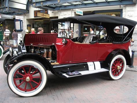 25 Beautiful Antique Cars For Car Lovers