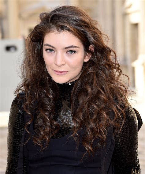 Lorde Goes “Solar Power” Blonde For Her New Video | Oye! Times