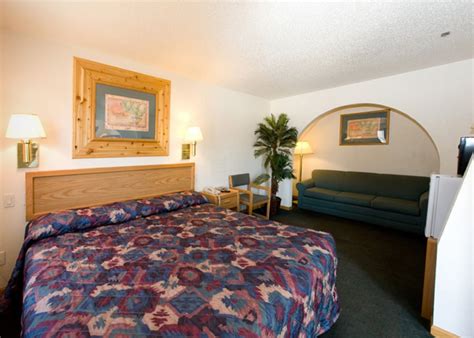 North Country Inn & Suites Mandan, North Dakota, US - Reservations.com