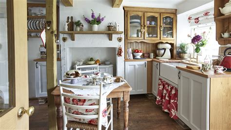 Cottage kitchens: 16 inspiring ideas for your room | Real Homes