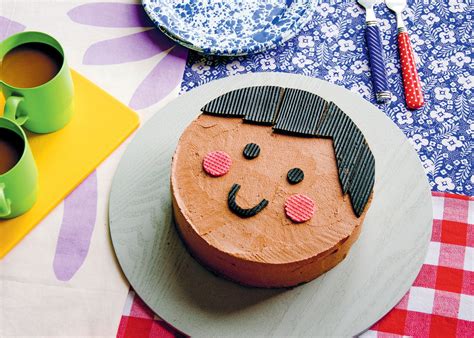 Fun Cake Ideas: Happy Face Cake // Lunch Lady Magazine - Hello Lunch Lady