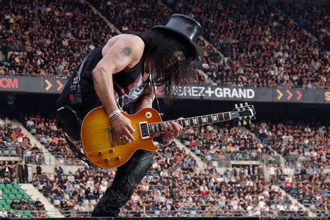 Slash Biography - Former Guns N Roses Guitarist | Music Zone