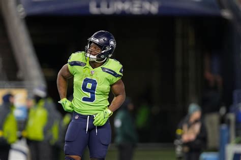 Kenneth Walker injury update: Seahawks RB not practicing Wednesday ...