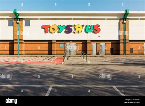 Former Toys R Us store at Meadowhall Retail Park, Sheffield, England ...