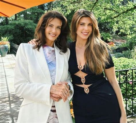 Wonder Woman star Lynda Carter, 72, poses with lookalike daughter ...