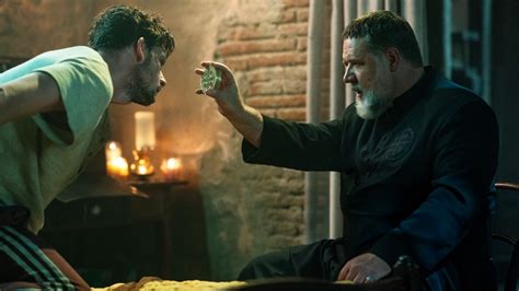 'O Exorcista do Papa' tem Russell Crowe enfrentando o mal em filme ...