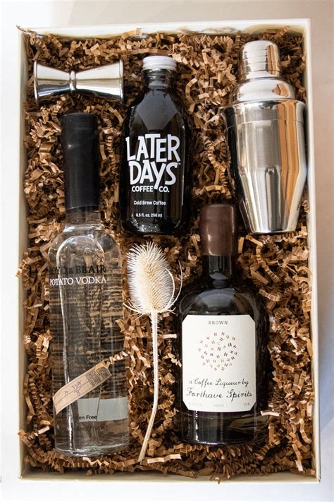 13 Breathtaking Vodka Gift Baskets