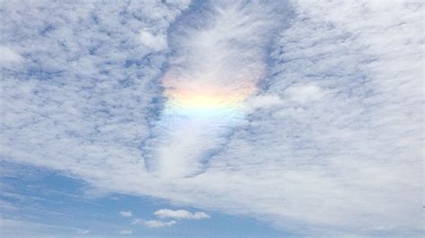 Beautiful rainbow cloud known as Fallstreak Hole spotted in Melbourne ...