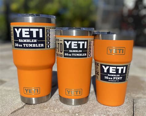 Yeti Rambler 20 oz Tumbler with Mag Slider King Crab Orange Rare Sold Out New! - Serving