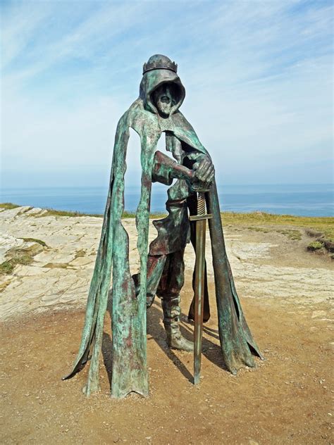 Rubin Eynon's Bronze Sculpture 'Gallos' Sits on the Cliffs of Tintagel