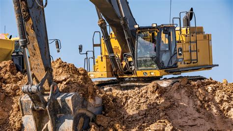 John Deere launches new large-size excavator models