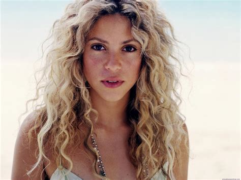 Shakira Isabel Mebarak Ripoll - Gallery | eBaum's World