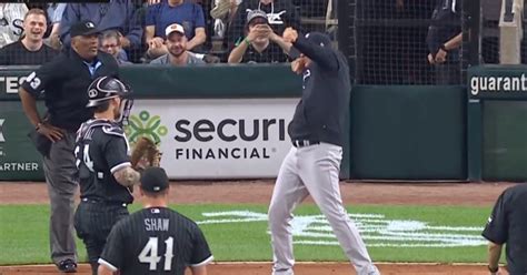 Aaron Boone ejected after mocking umpire in Yankees-White Sox game