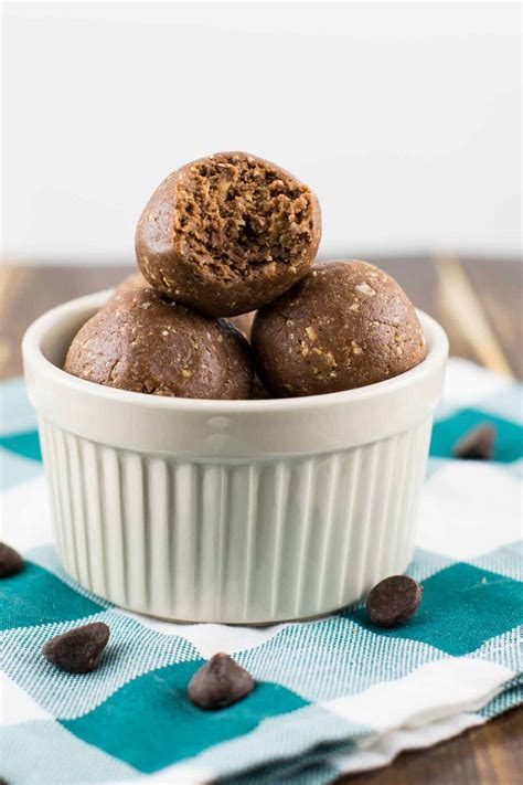 Chocolate Peanutbutter Protein Balls recipe - w/ cacao powder