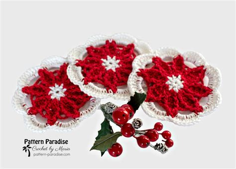 Free Crochet Pattern: Poinsettia Coasters | Pattern Paradise