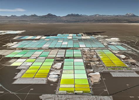 Edward Burtynsky Lithium Mines #1, Salt Flats, Atacama Desert, Chile | Композиция