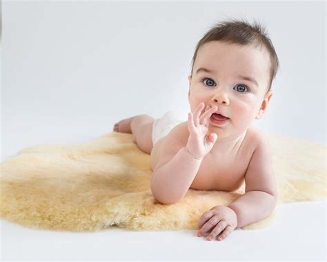 Woolino - Baby Sheepskin Rug | 100% Natural Lambskin for Babies