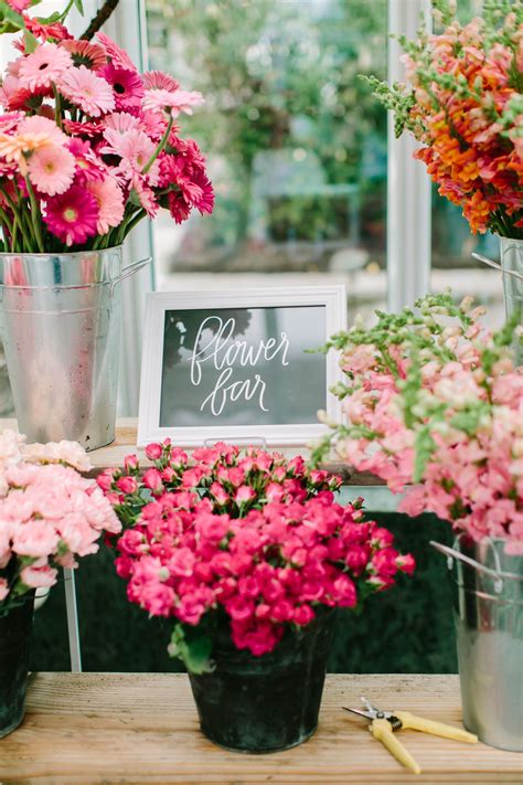 Why Flower Bars Are the New "It" Bridal Shower Detail | Bridal shower ...