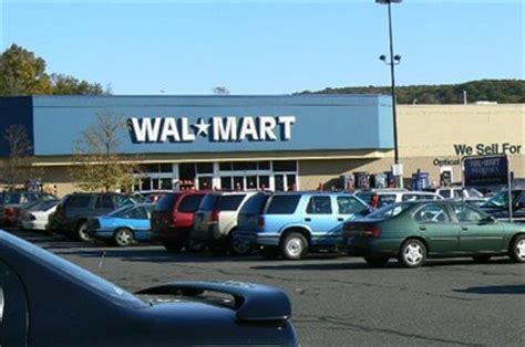 Walmart ~ Naugatuck, CT - WAL*MART Stores on Waymarking.com